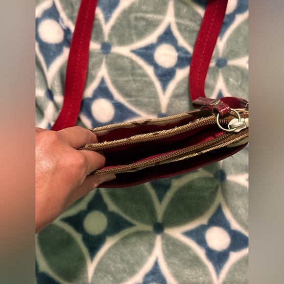 Red Coach crossbody bag - Picture 3 of 3